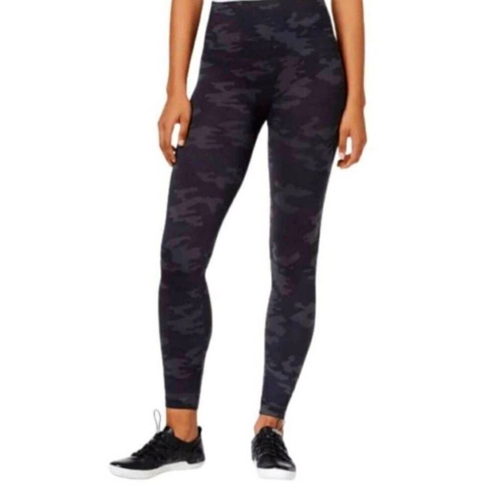 SPANX Look At Me Now Seamless Leggings Size S/P